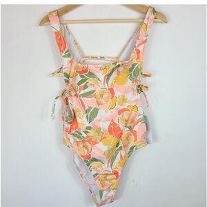 NWT Hurley Blooming Groove One Piece Swimsuit